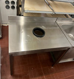 Tavolo aperto con foro in acciaio Inox