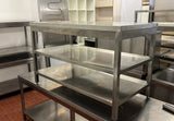 Tavolo aperto con 2 mensole in acciaio Inox